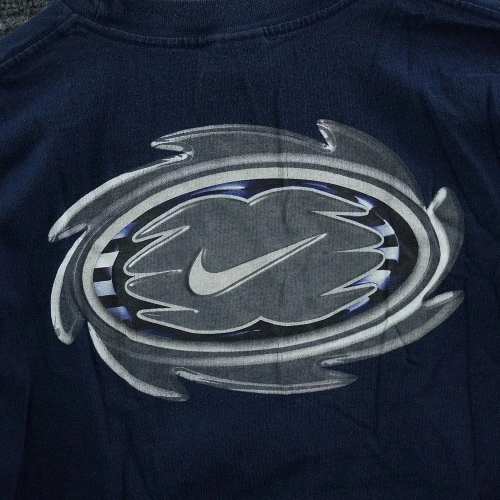 Nike Long Sleeve T-Shirt Boys XL Navy Blue Graphic Swoosh Logo